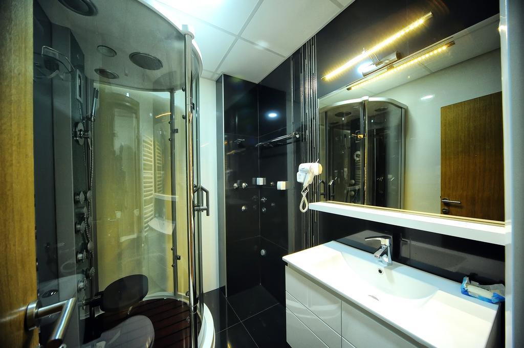 Garni Uni Elita Lux Hotel นิส ห้อง รูปภาพ