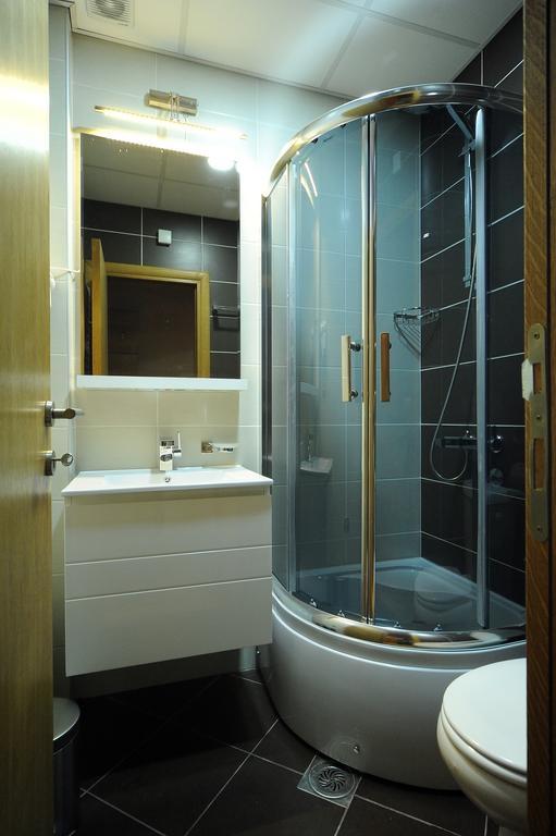 Garni Uni Elita Lux Hotel นิส ห้อง รูปภาพ